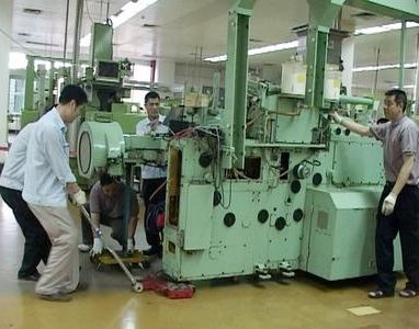 產(chǎn)品名稱：義烏重型機(jī)械搬遷
產(chǎn)品型號(hào)：義烏搬家,重型機(jī)械搬遷,義烏搬家公司電話
產(chǎn)品規(guī)格：公司備有叉車,專用拖車等多種起重設(shè)備和專業(yè)工具,多次承攬大型企業(yè)設(shè)備的搬遷,公司承諾,守信譽(yù),竭誠(chéng)為您提供安全、周到的優(yōu)質(zhì)服務(wù).搬遷于各種機(jī)械設(shè)備,各式鍋爐,超大笨重物品,展覽展品,各種印刷設(shè)備,精密儀器,掏集裝箱,空調(diào)設(shè)備,變電設(shè)備.